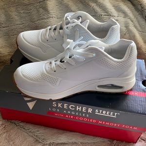 Ladies Skechers street sneakers